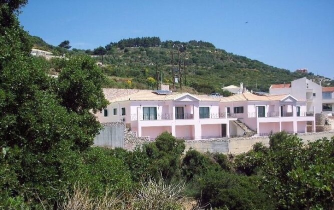 Sarantos Pool Suites