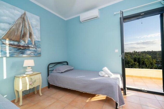 Sea View Antigone's Villa with playground - Photo4