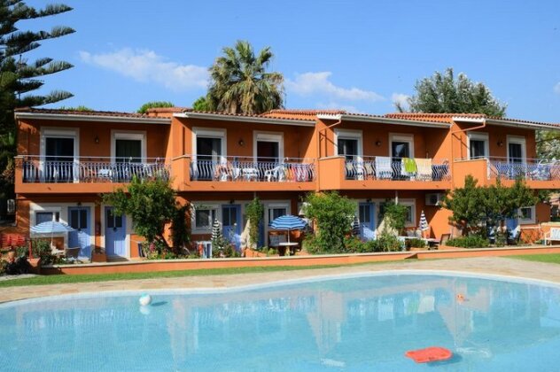 Simatos Apartments & Studios