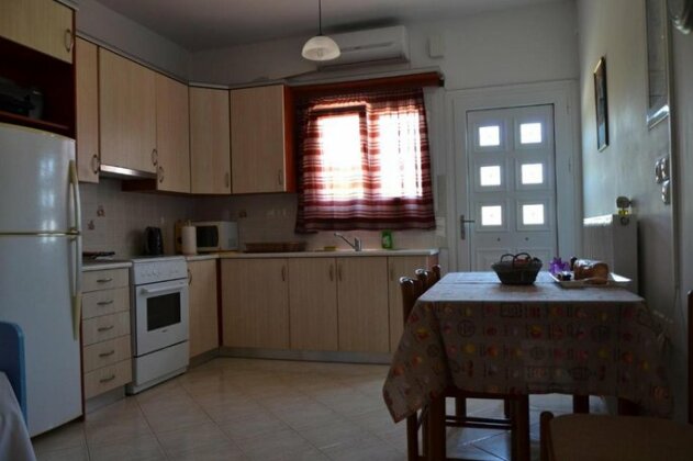 Spacious 1 bedroom apartment 2 km to Pessada beach - Photo2