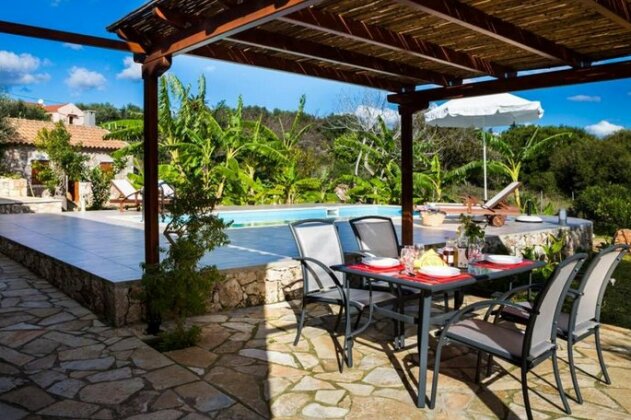 To Petrino 3BD stone villa with pool - Photo2