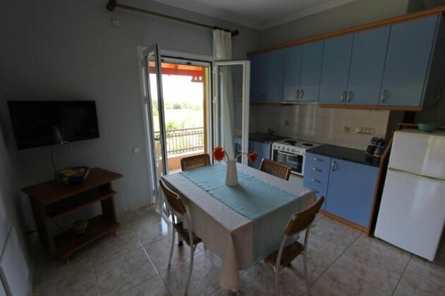 Tosis Apartments - Photo2