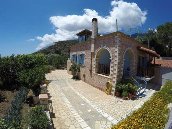 Traditional Stone-Built Home - Photo2