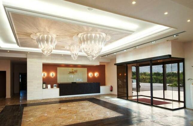 Utopia Resort & Spa - Photo2