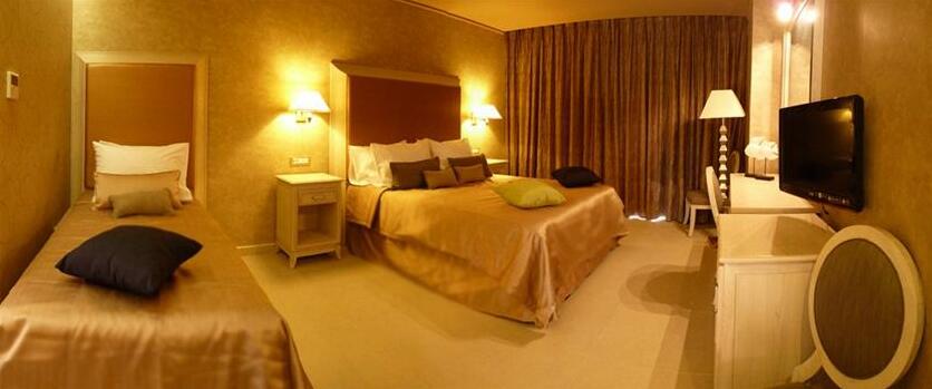 Utopia Resort & Spa - Photo5