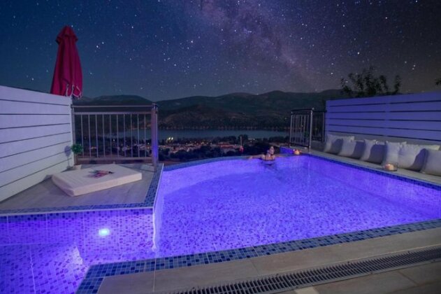 Villa L with Sea View & Pool