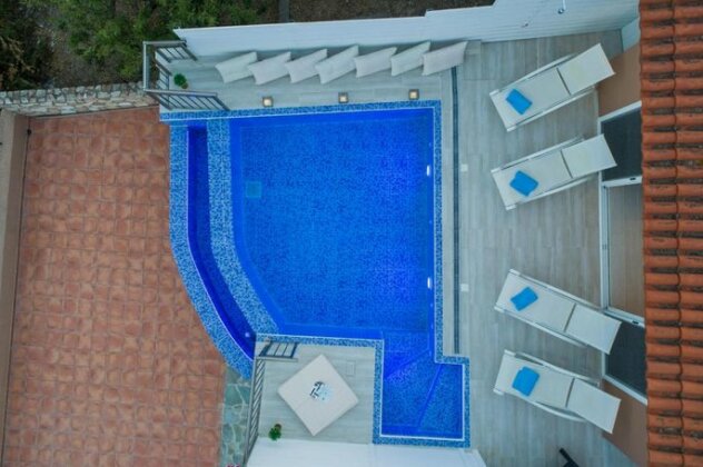 Villa L with Sea View & Pool - Photo2