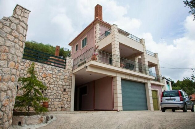 Villa Tzanatos - Photo3
