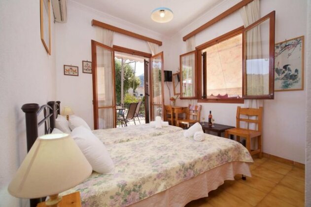 Vrettos Arts - Photo3