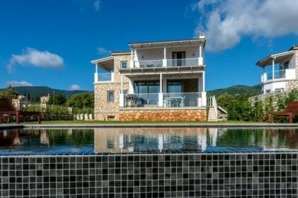 White Villas Karavomilos