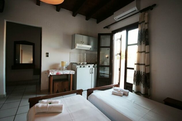 Chania Rooms - Photo5