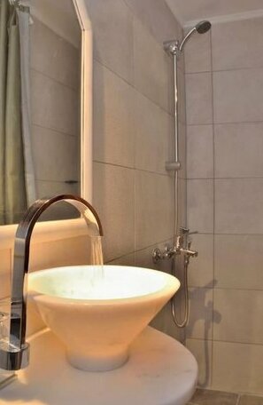 Charming stone corner house - Photo4