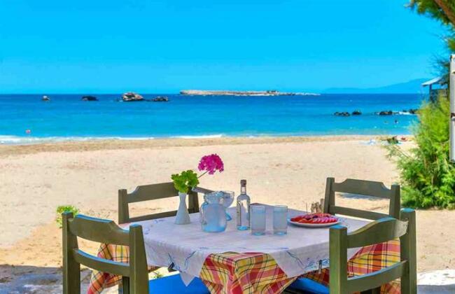 Elena Beach - Photo2