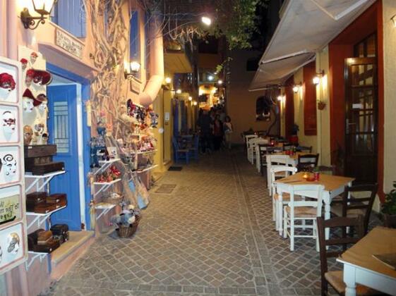 Enetiko Rooms - Photo2