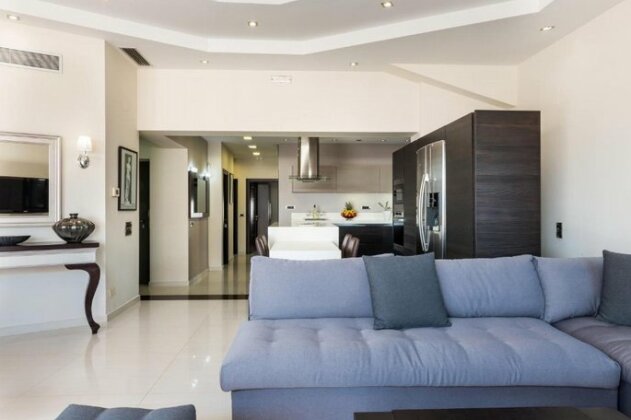 Evgenia's Deluxe Apartment with Pool - Photo5