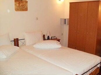 Irene Maisonettes - Photo4