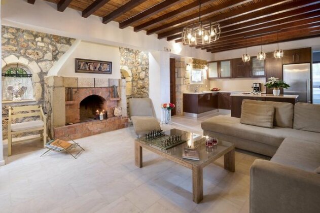 Kastro Estate - Photo2