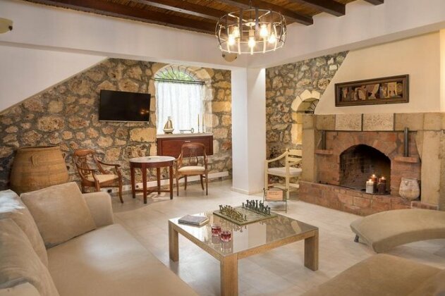 Kastro Estate - Photo3
