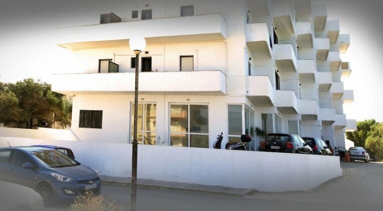 Photo 3