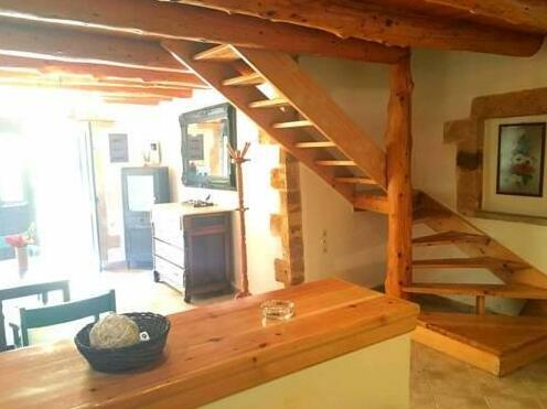 Kostanna House - Photo4