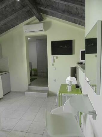 Krinio's Studios - Photo2