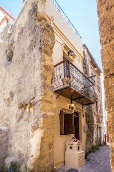Romantic Mesonet in Chania Old Town