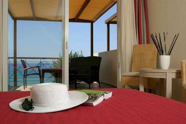 Erytha Hotel & Resort - Photo4