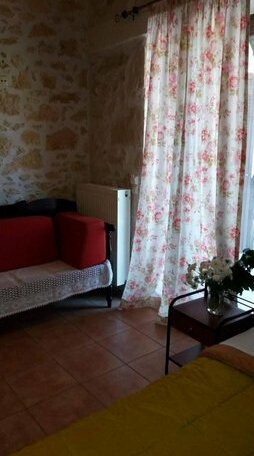 Artemisia Traditional Home - Photo4