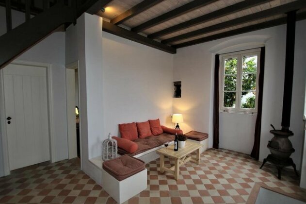 1853 House - Photo4