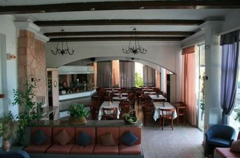 Aegli Hotel Perama - Photo3