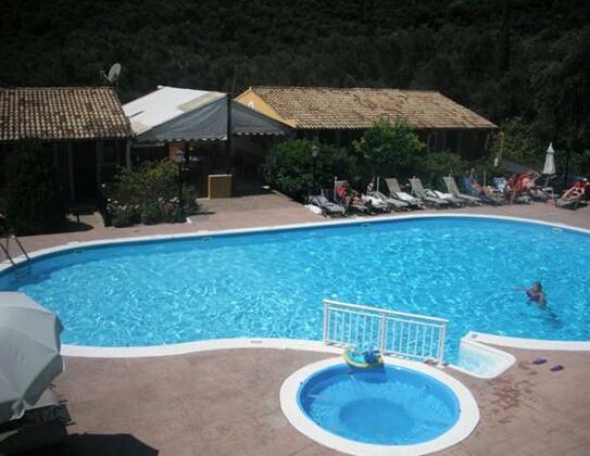 Afrodite's Pool and Studios - Photo2