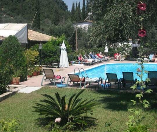 Afrodite's Pool and Studios - Photo4