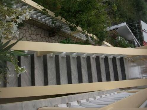 Alexandros Walnuttree Arillas Corfu - Photo2