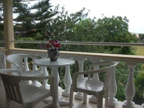 Alexandros Walnuttree Arillas Corfu - Photo4
