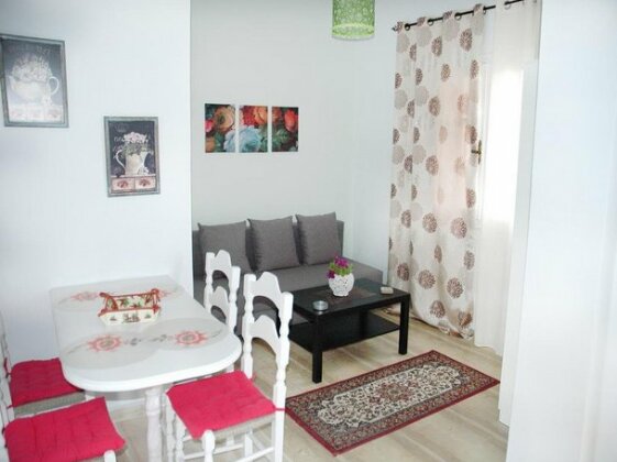 Alonia Spileo - Photo2