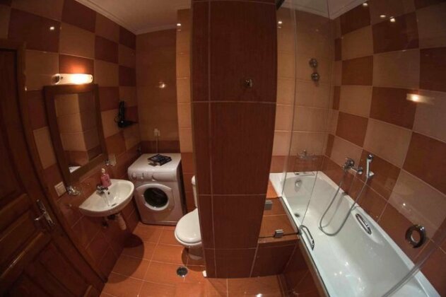Angela Pool Apartments - Photo2