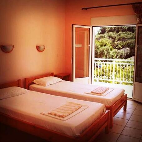 Angelicas Backpackers Hostel - Photo3