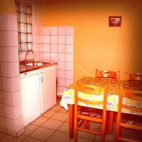 Angelicas Backpackers Hostel - Photo4