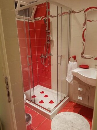 Angels Pool Studios and Apartments - Photo3