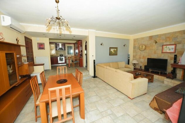 Antonia Beachfront Villa - Photo3