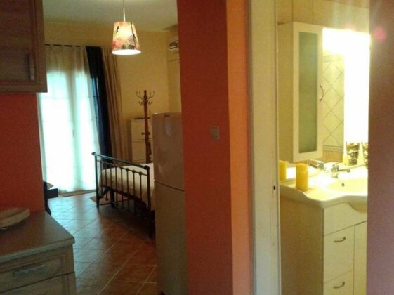 Apartment With one Bedroom in Corfu With Enclosed Garden and Wifi - 3 km From the Beach - Photo4