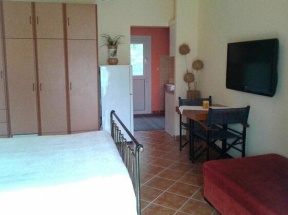 Apartment With one Bedroom in Corfu With Enclosed Garden and Wifi - 3 km From the Beach - Photo5