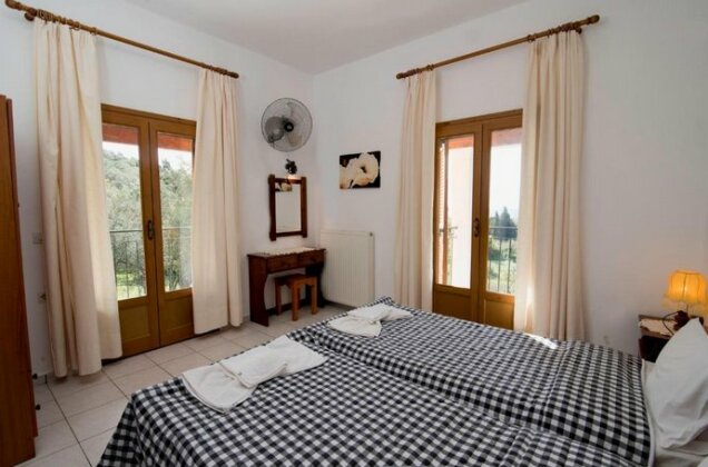 Athena - Two Bedroom Apartment - Photo2