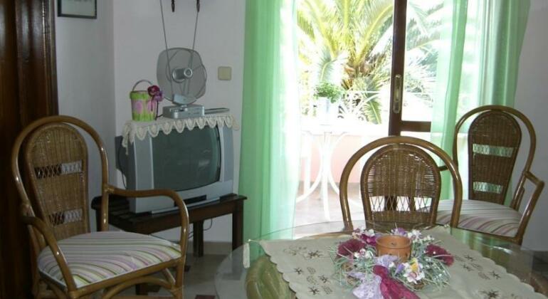Atisis Apartments - Photo3