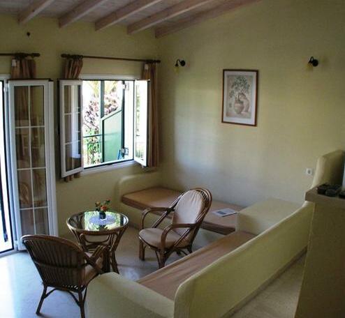 Balaris Apartments - Photo2
