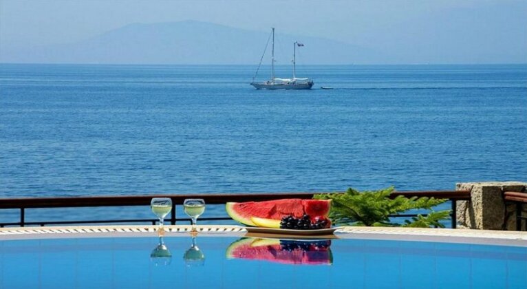Beachfront Villa Benele - Photo2