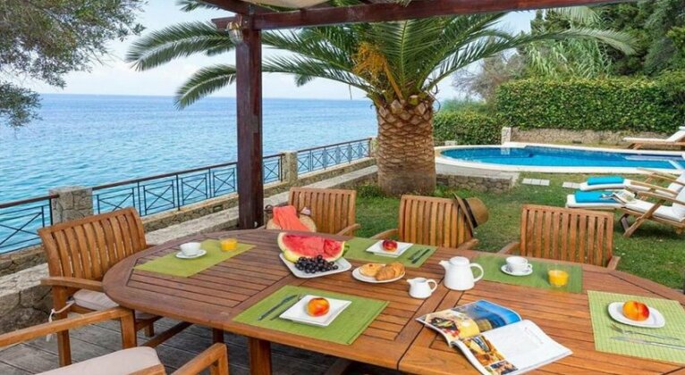 Beachfront Villa Benele - Photo3