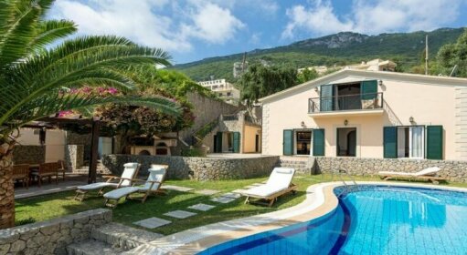Beachfront Villa Benele