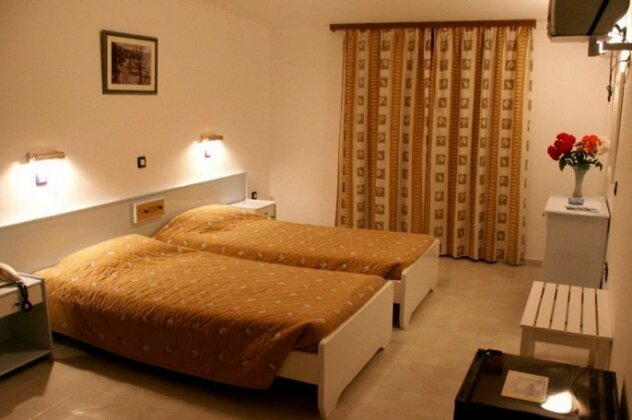 Belle Helene Hotel - Photo2