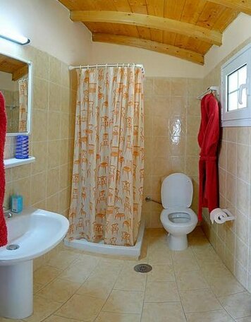Captain Spiros Studios - Photo4